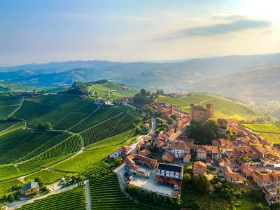 Serralunga_d'Alba©_iStock