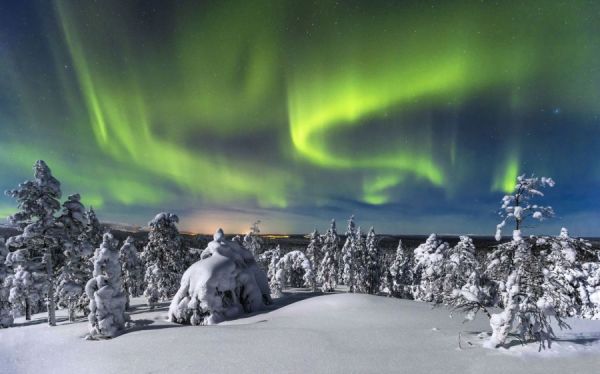 Finnland - Glasiglu und Nordlichter