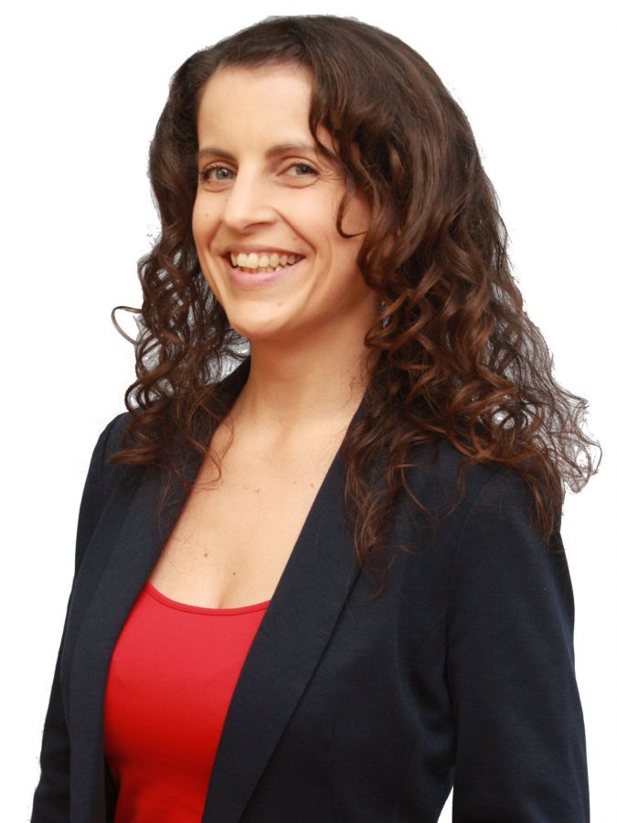 Frau Alexandra Hofbauer