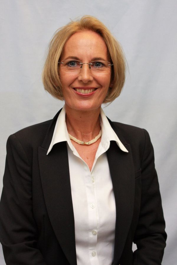 Frau Christina Heimbeck