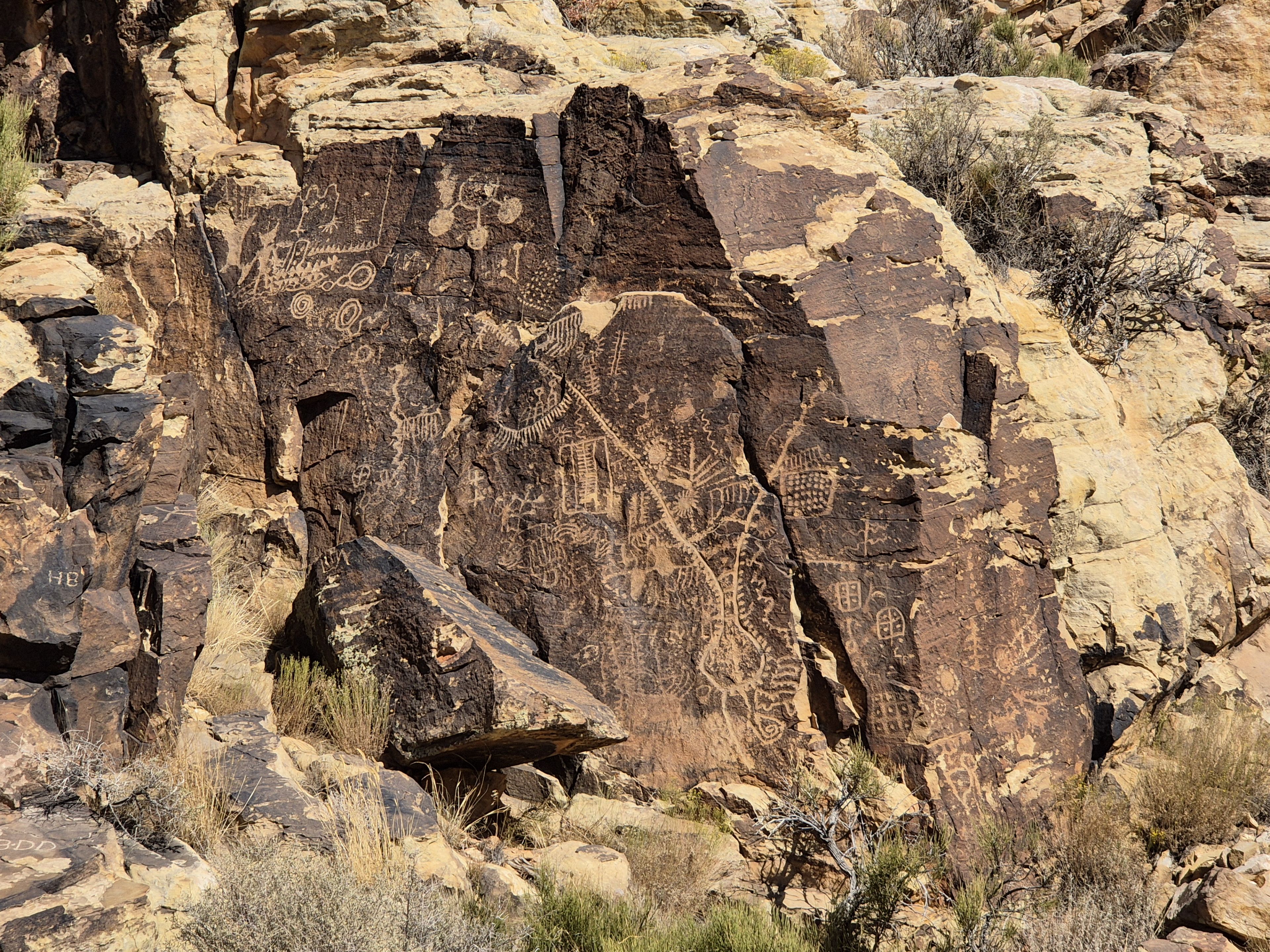 Parowan Gap Petroglyhs 2